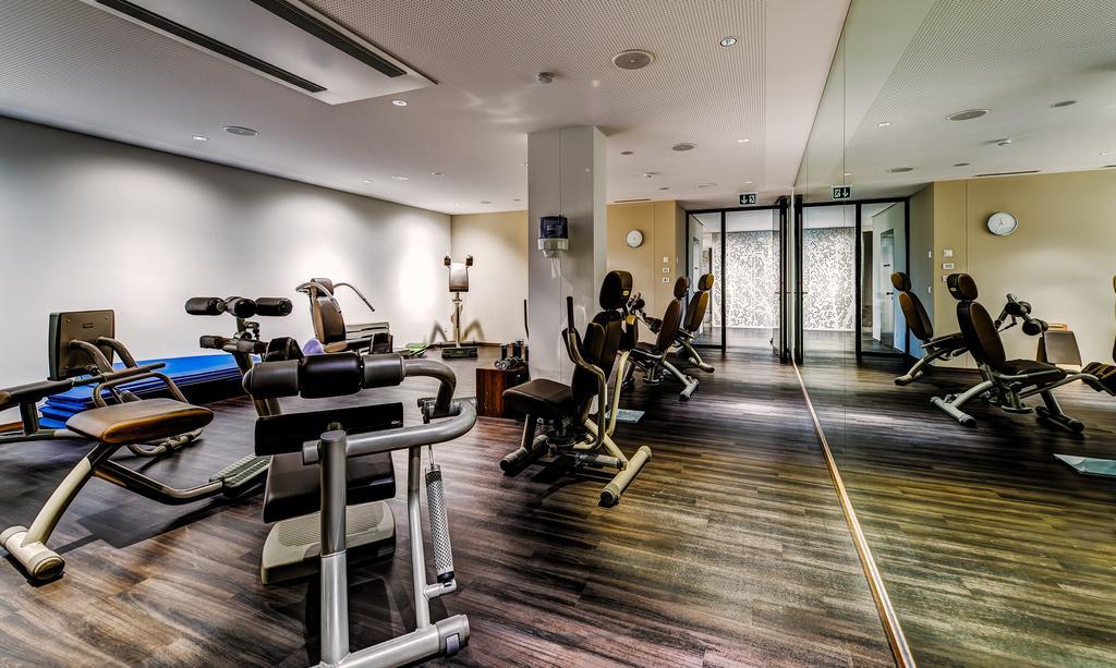 Small Luxury Hotel Wellnesshotel Golfpanorama Lipperswil Buitenkant foto