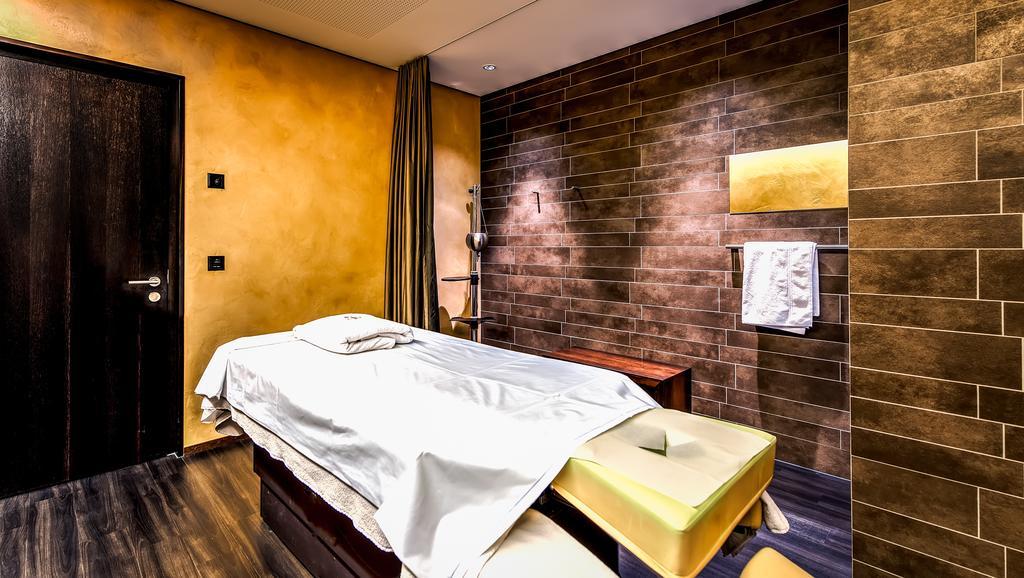 Small Luxury Hotel Wellnesshotel Golfpanorama Lipperswil Buitenkant foto