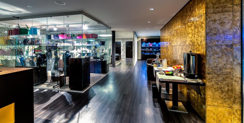 Small Luxury Hotel Wellnesshotel Golfpanorama Lipperswil Buitenkant foto
