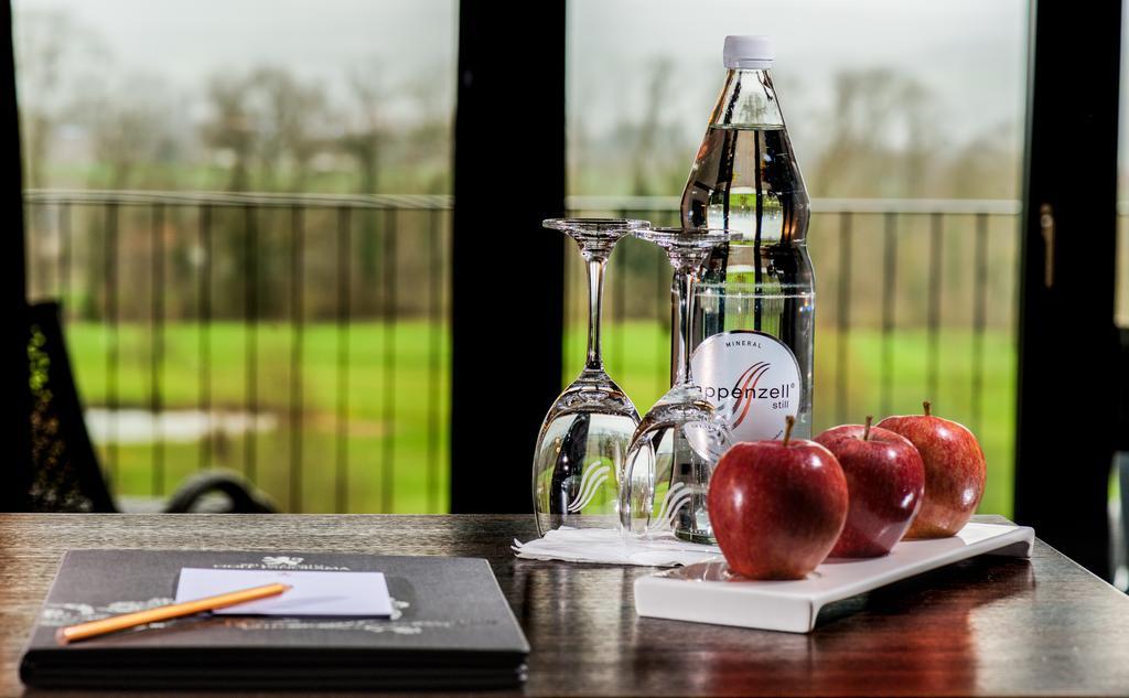 Small Luxury Hotel Wellnesshotel Golfpanorama Lipperswil Buitenkant foto
