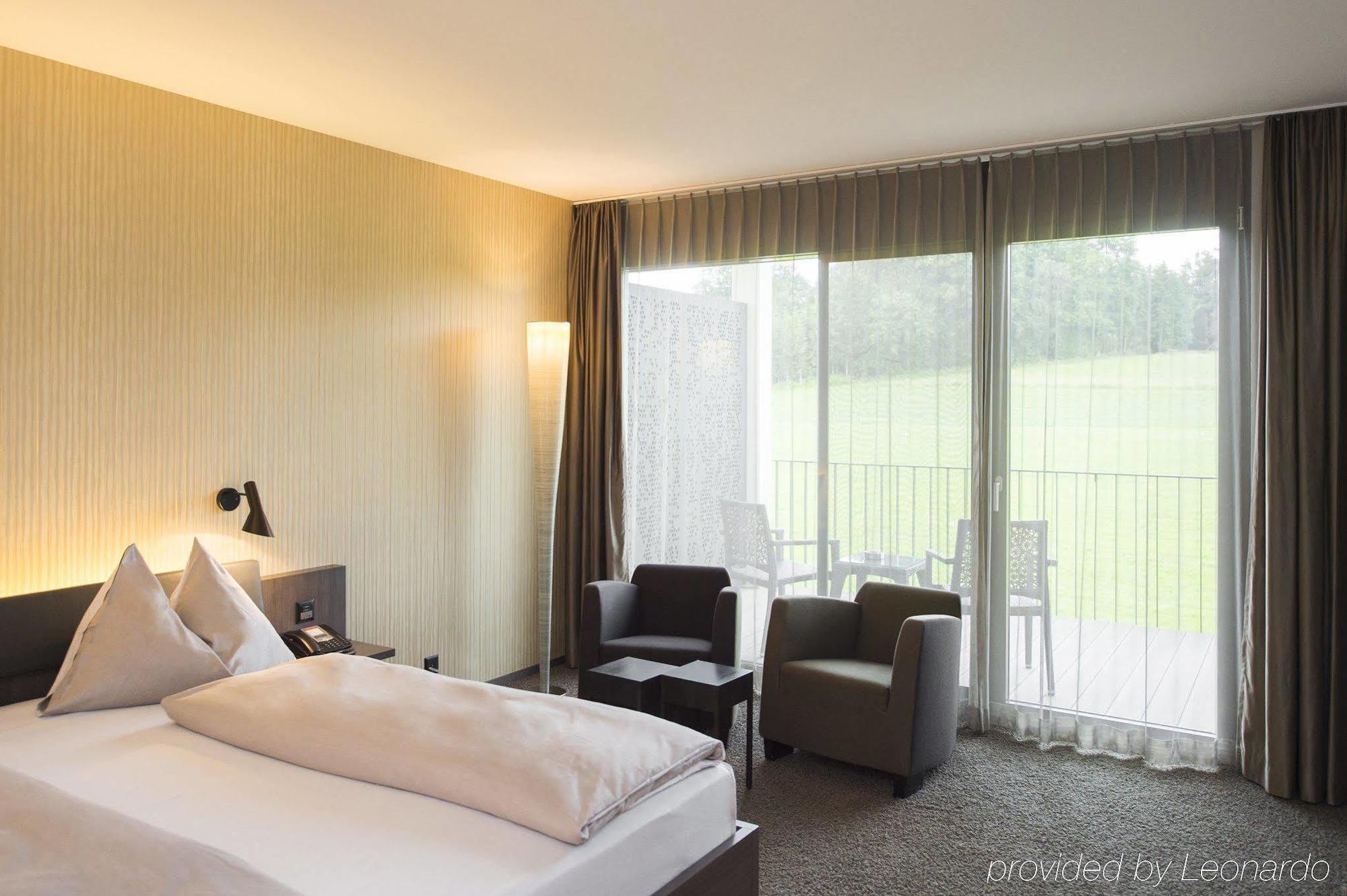 Small Luxury Hotel Wellnesshotel Golfpanorama Lipperswil Buitenkant foto